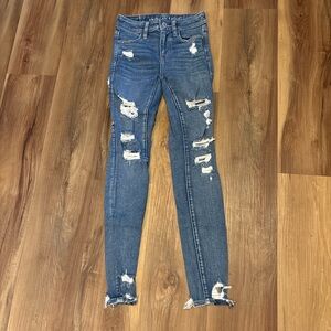 American Eagle Distressed Jeggings 💙